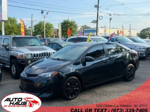 Used 2018 Toyota Corolla LE FWD image 1