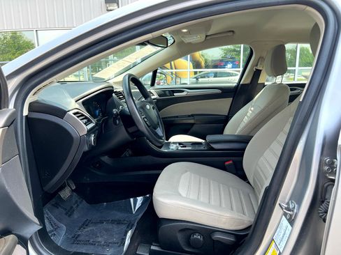 Used 2020 Ford Fusion S image 11