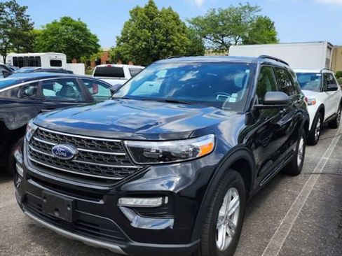 Used 2023 Ford Explorer XLT w/ Equipment Group 202A AWD/4WD image 10