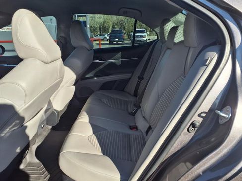 Used 2024 Toyota Camry SE image 18