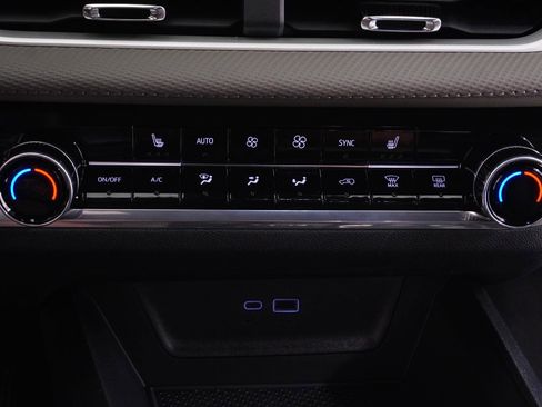 New 2026 Chevrolet Equinox LT w/ Convenience Package II image 27