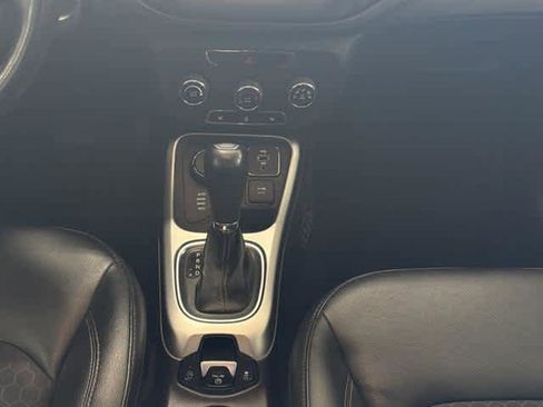 Used 2018 Jeep Compass Latitude w/ Cold Weather Group image 9