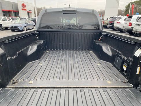 Used 2022 Toyota Tacoma TRD Off-Road image 11