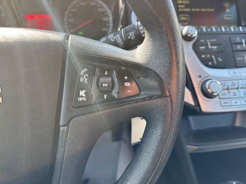 Used 2017 GMC Terrain SLE image 19