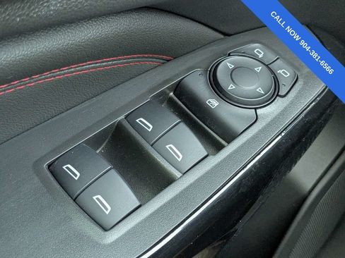 Used 2025 Chevrolet Trax RS w/ Sunroof Package FWD image 25