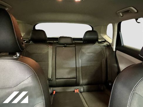 Used 2022 Volkswagen Taos SE AWD/4WD image 30