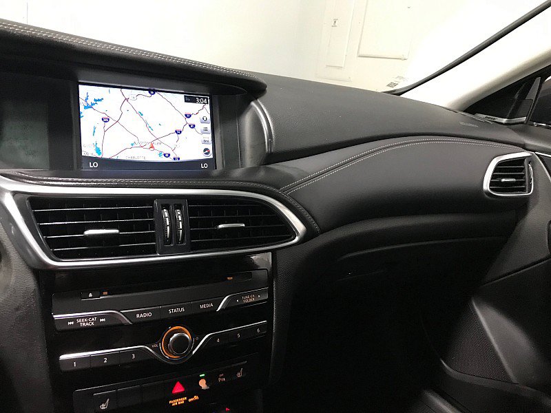 Used 2017 INFINITI QX30 Premium w/ Navigation Package FWD image 27