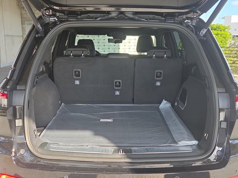 New 2025 Jeep Grand Cherokee Summit image 13