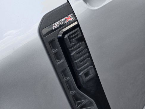 Used 2023 Ford F250 XL w/ STX Appearance Package AWD/4WD image 9