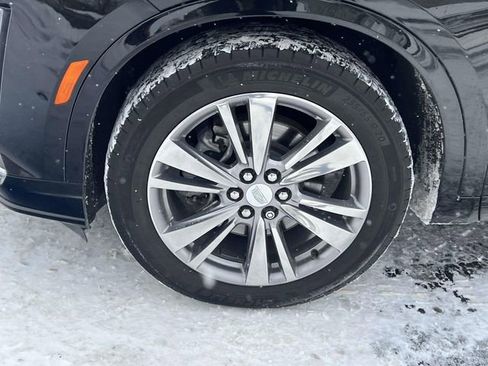 Used 2023 Cadillac XT6 Premium Luxury image 8