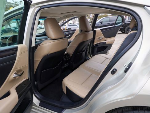 Used 2021 Lexus ES 350 w/ Premium Package image 37