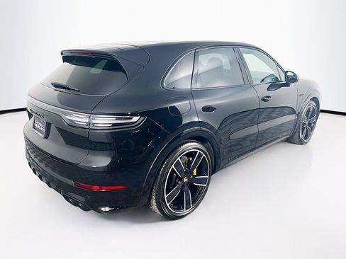 Certified 2023 Porsche Cayenne Turbo S AWD/4WD image 9