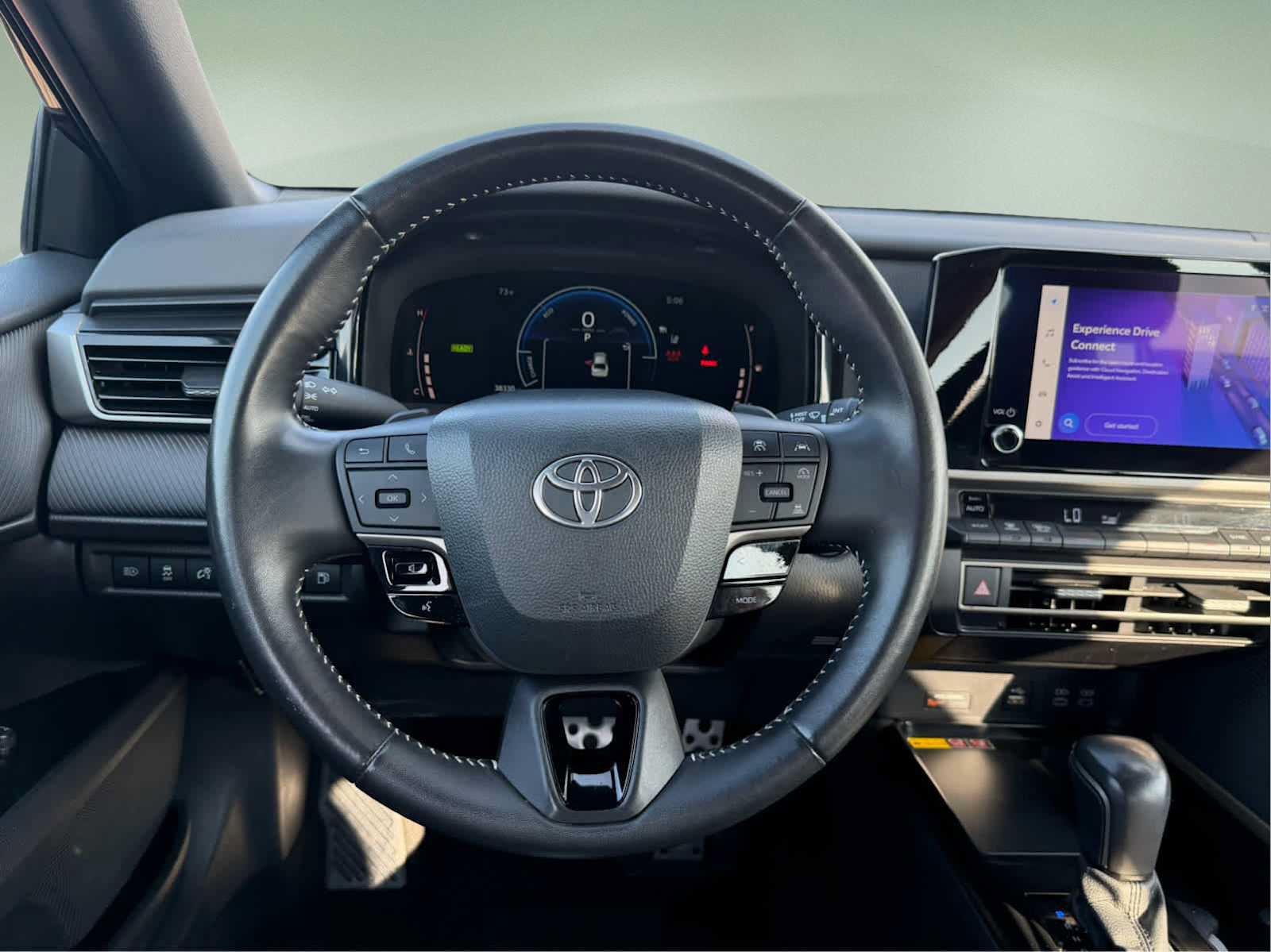 Used 2025 Toyota Camry SE FWD image 15