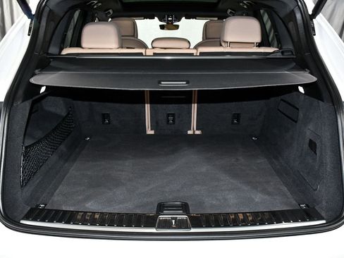Used 2023 Porsche Cayenne AWD/4WD image 62