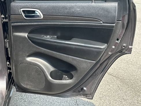 Used 2018 Jeep Grand Cherokee Limited RWD image 16