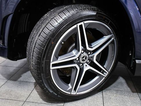 Used 2022 Mercedes-Benz GLS 450 4MATIC w/ AMG Line Exterior image 7