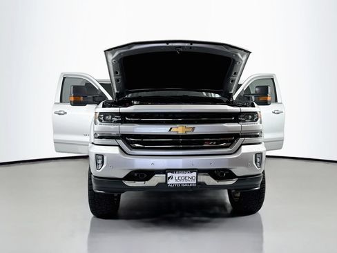 Used 2017 Chevrolet Silverado 1500 LTZ Z71 w/ LTZ Plus Package AWD/4WD image 19