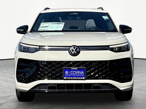 New 2026 Volkswagen Tiguan SE R-Line image 2