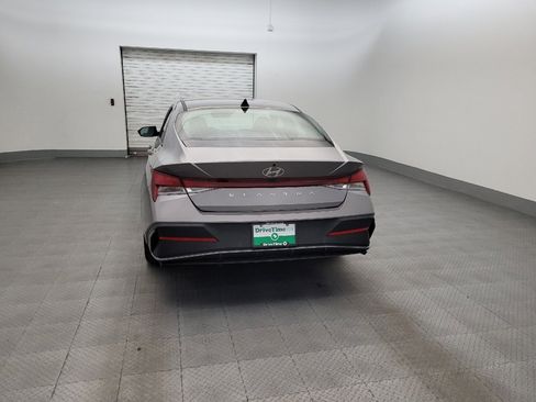 Used 2024 Hyundai Elantra SEL FWD image 6