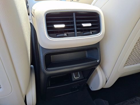 Used 2023 Mercedes-Benz GLE 350 4MATIC image 11