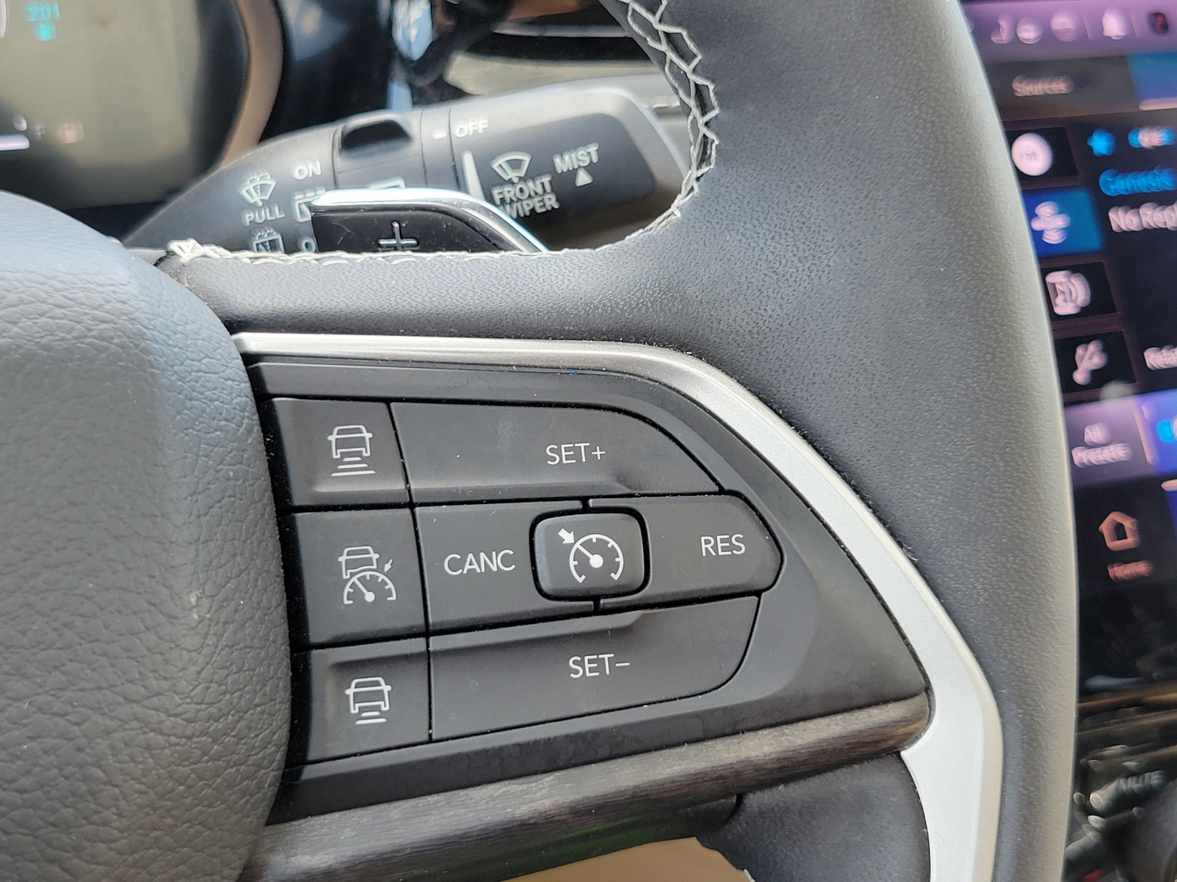 Used 2022 Jeep Grand Cherokee Limited 4xe AWD/4WD image 13