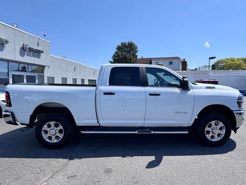 Used 2025 RAM 2500 Big Horn AWD/4WD image 9
