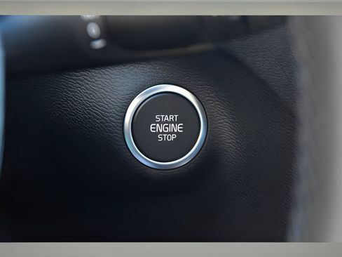 New 2026 Volvo XC40 B5 Plus w/ Protection Package Premier image 37