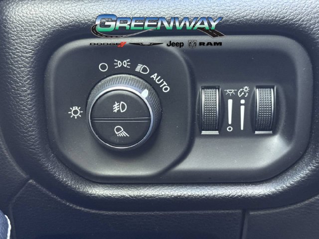 Used 2020 RAM 1500 Laramie RWD image 24