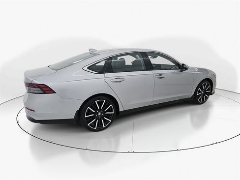 Used 2023 Honda Accord Touring image 5