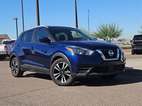 Used 2020 Nissan Kicks SV image 2