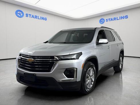 Used 2022 Chevrolet Traverse LT image 16