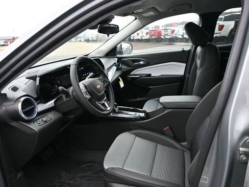 New 2026 Chevrolet Trax LT w/ Driver Confidence Package image 15