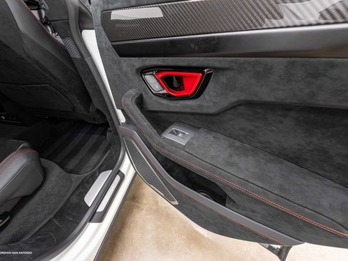 Used 2023 Lamborghini Urus Performante image 34