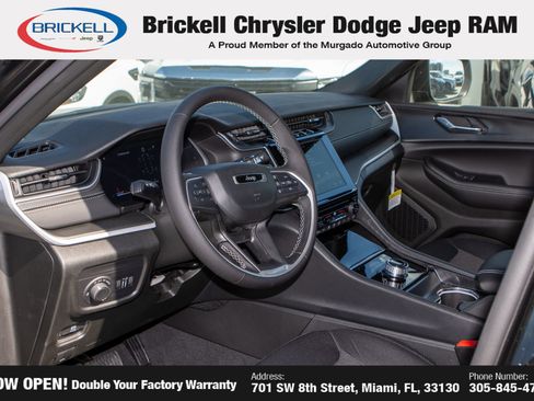 New 2025 Jeep Grand Cherokee L Laredo image 15