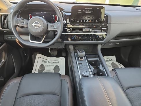 Used 2024 Nissan Pathfinder Platinum w/ Cargo Package image 23