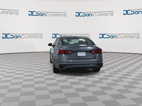 Used 2024 Nissan Altima 2.5 SV FWD image 8