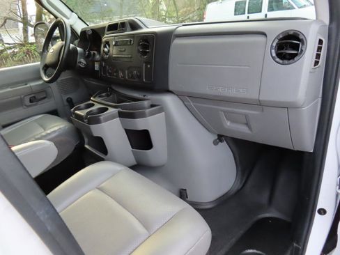 Used 2014 Ford E-150 and Econoline 150 image 16