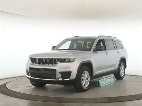 Used 2025 Jeep Grand Cherokee L Laredo w/ Luxury Tech Group I image 10