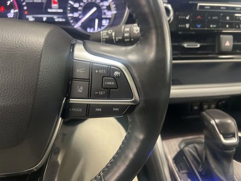 Used 2021 Toyota Highlander Platinum AWD/4WD image 26