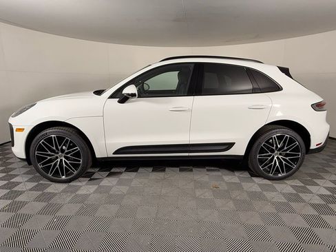New 2026 Porsche Macan image 2