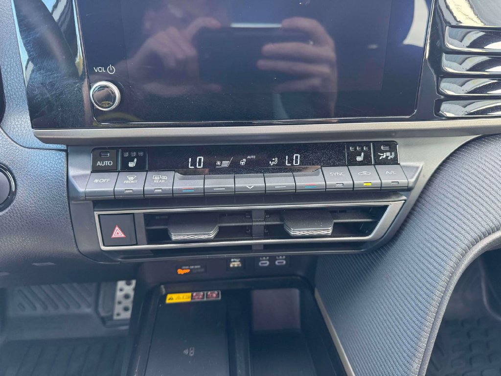Certified 2026 Toyota Camry SE w/ Convenience Package AWD/4WD image 30