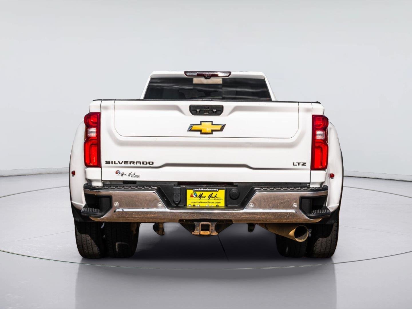Used 2022 Chevrolet Silverado 3500 LTZ w/ LTZ Plus Package AWD/4WD image 7