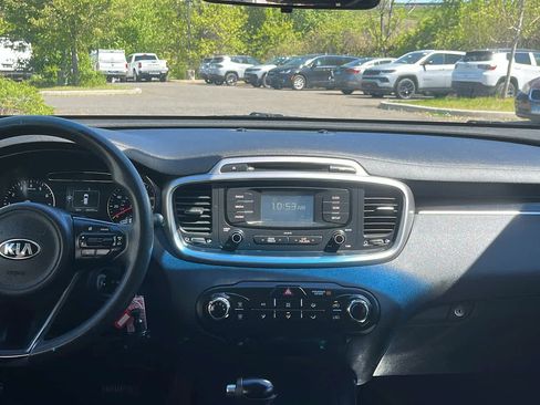 Used 2018 Kia Sorento LX AWD/4WD image 29
