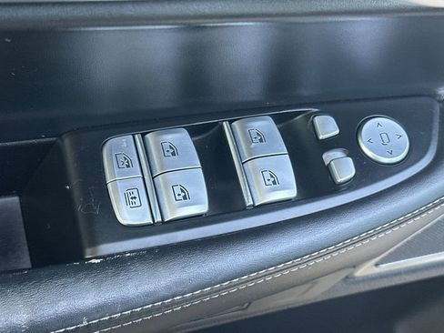 Used 2021 BMW 740i w/ M Sport Package image 11