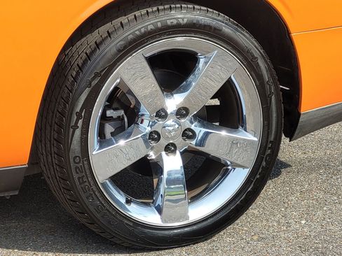 Used 2014 Dodge Challenger SXT Plus image 11