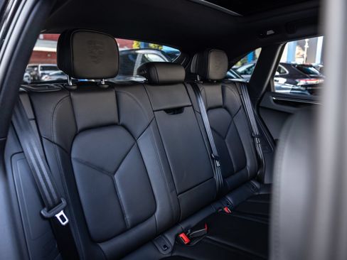 Certified 2026 Porsche Macan AWD/4WD image 48