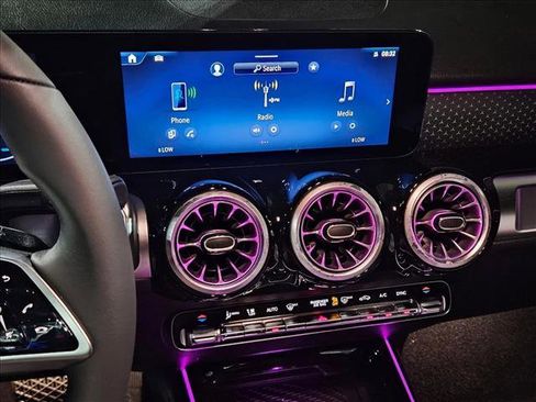 New 2025 Mercedes-Benz GLB 250 image 12