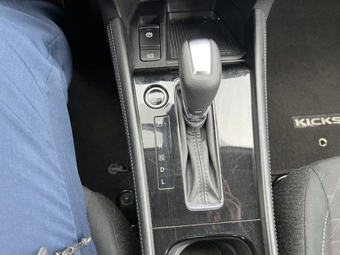 Used 2024 Nissan Kicks SV image 16