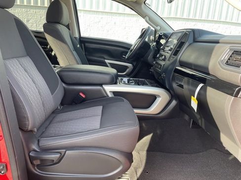 Used 2024 Nissan Titan SV w/ SV Convenience Package image 15