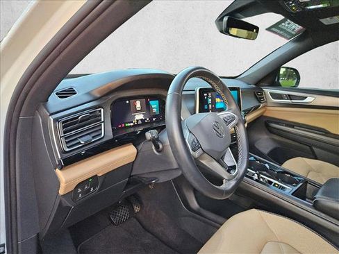 Used 2024 Volkswagen Atlas Cross Sport SE FWD image 10